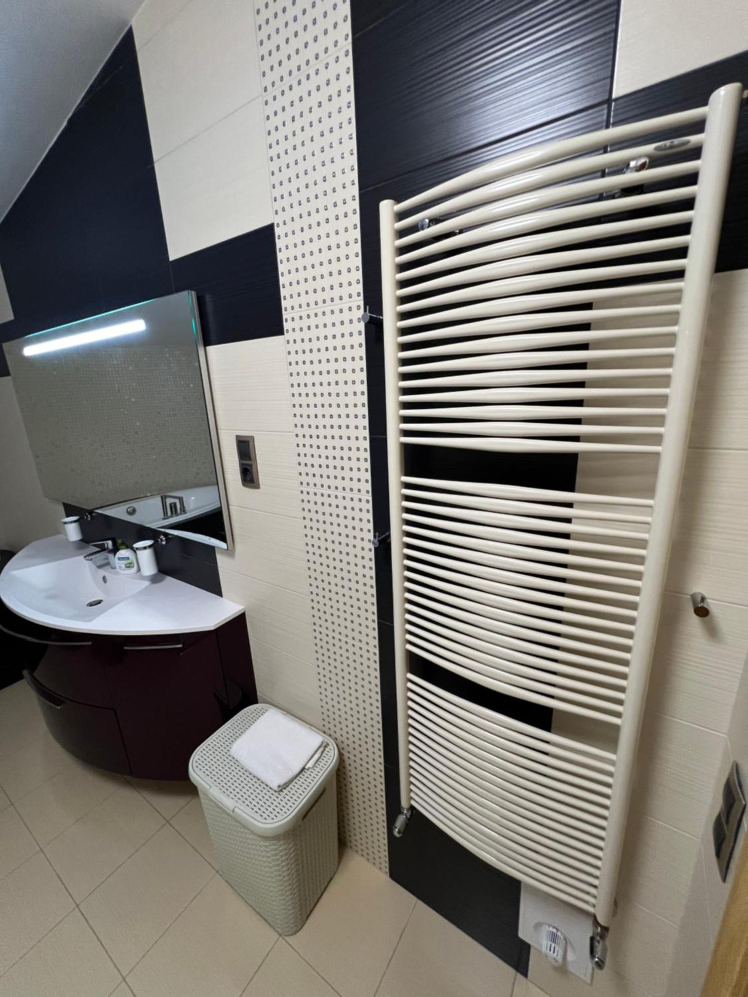 Apartment On Arkhipenka With Panorama View Lviv Extérieur photo